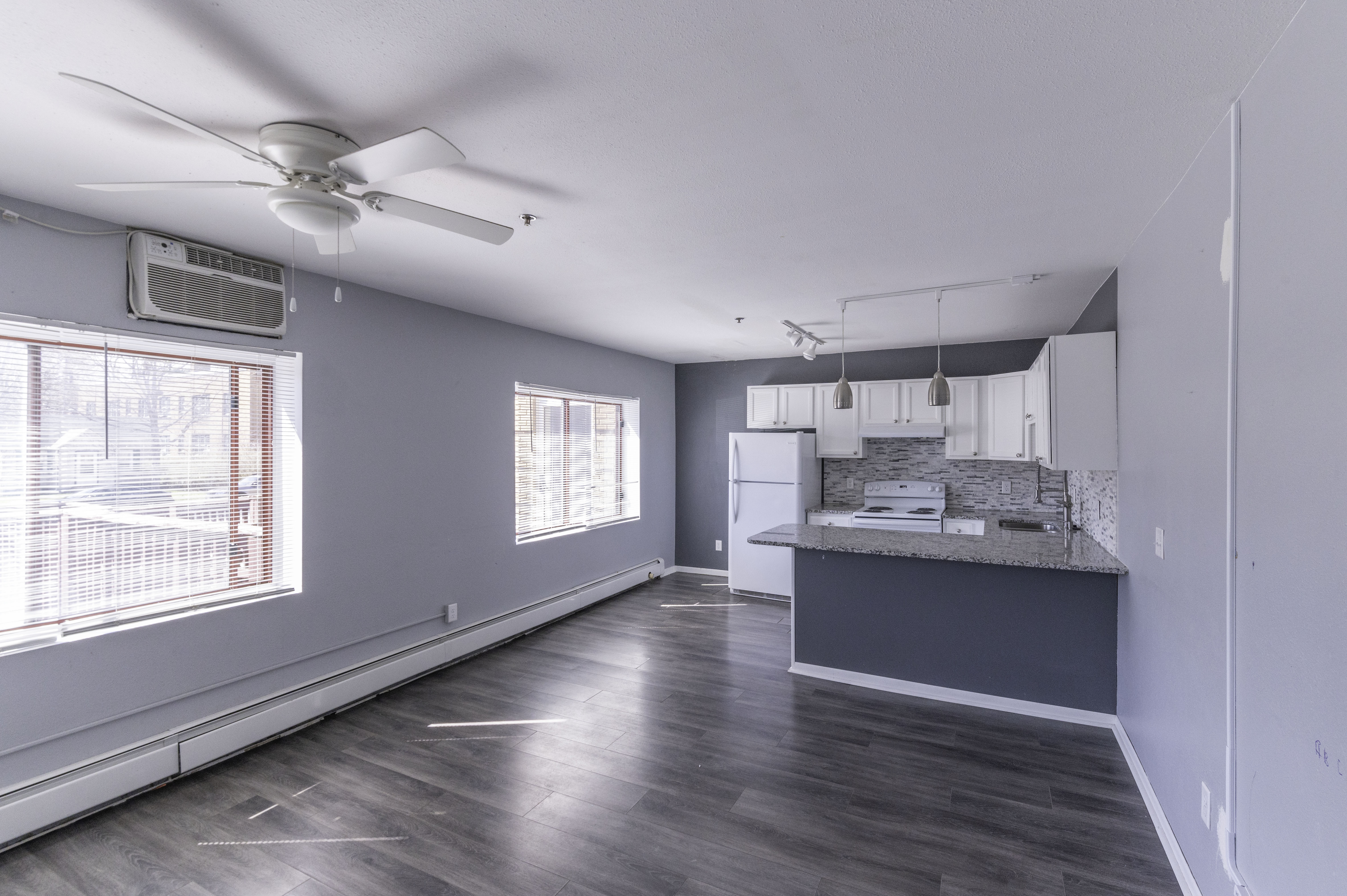 44 NIC Apartments The Multifamily Advisory Group at Cushman & Wakefield